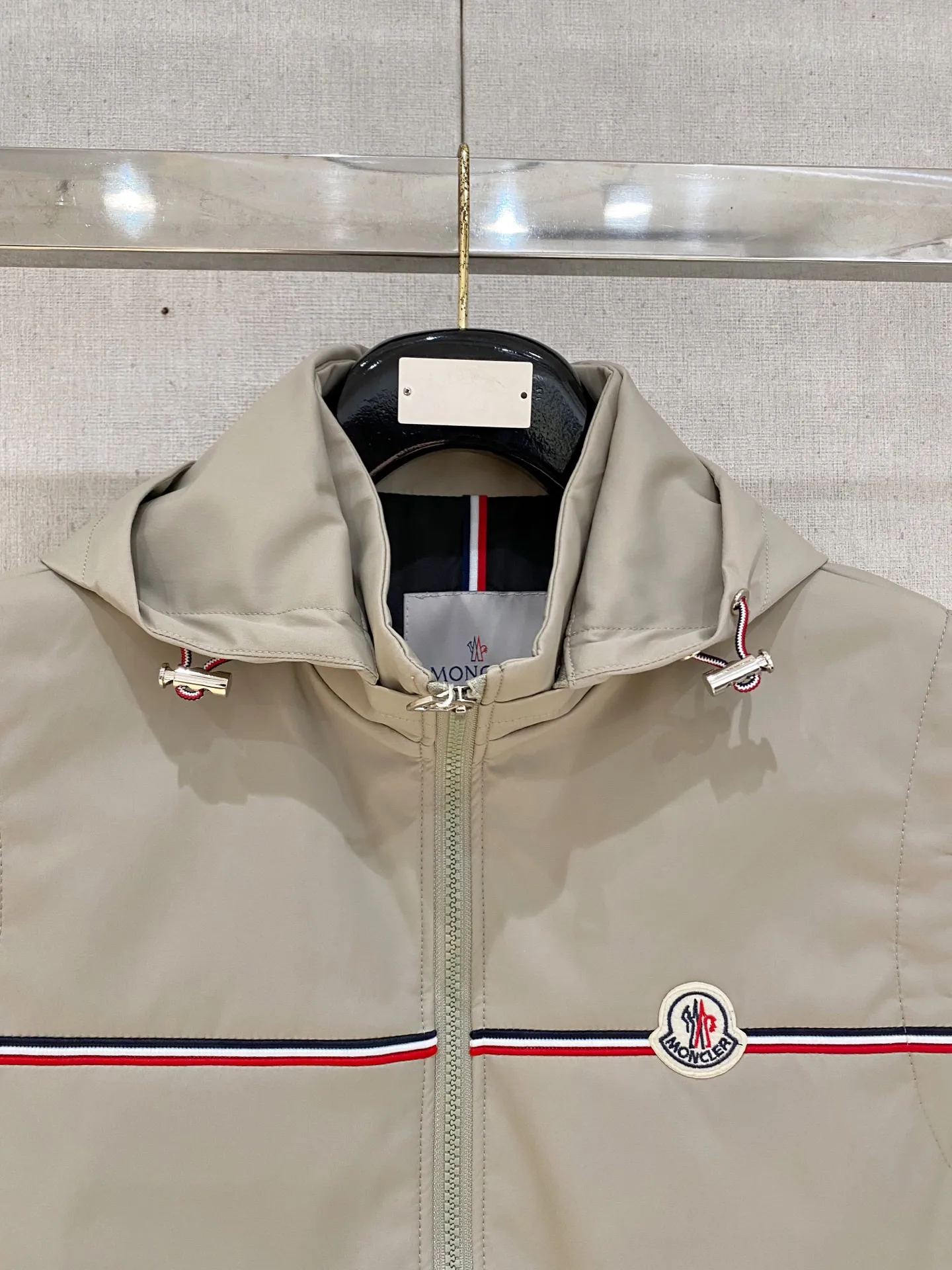 Moncler ， ，Classic 。 ， ， ， 。 ：Black，Blue，Khaki Sizes：M-4XL
